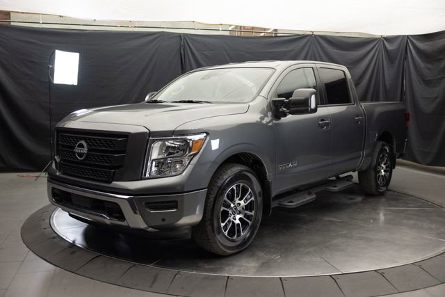 Used 2024 Nissan Titan SV w/ SV Convenience Package image 5