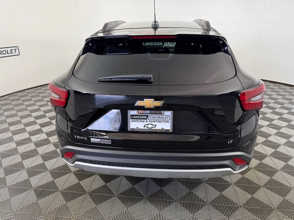 New 2026 Chevrolet Trax LT w/ Driver Confidence Package FWD image 5
