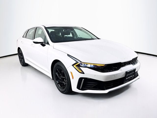Used 2025 Kia K5 LXS FWD image 3