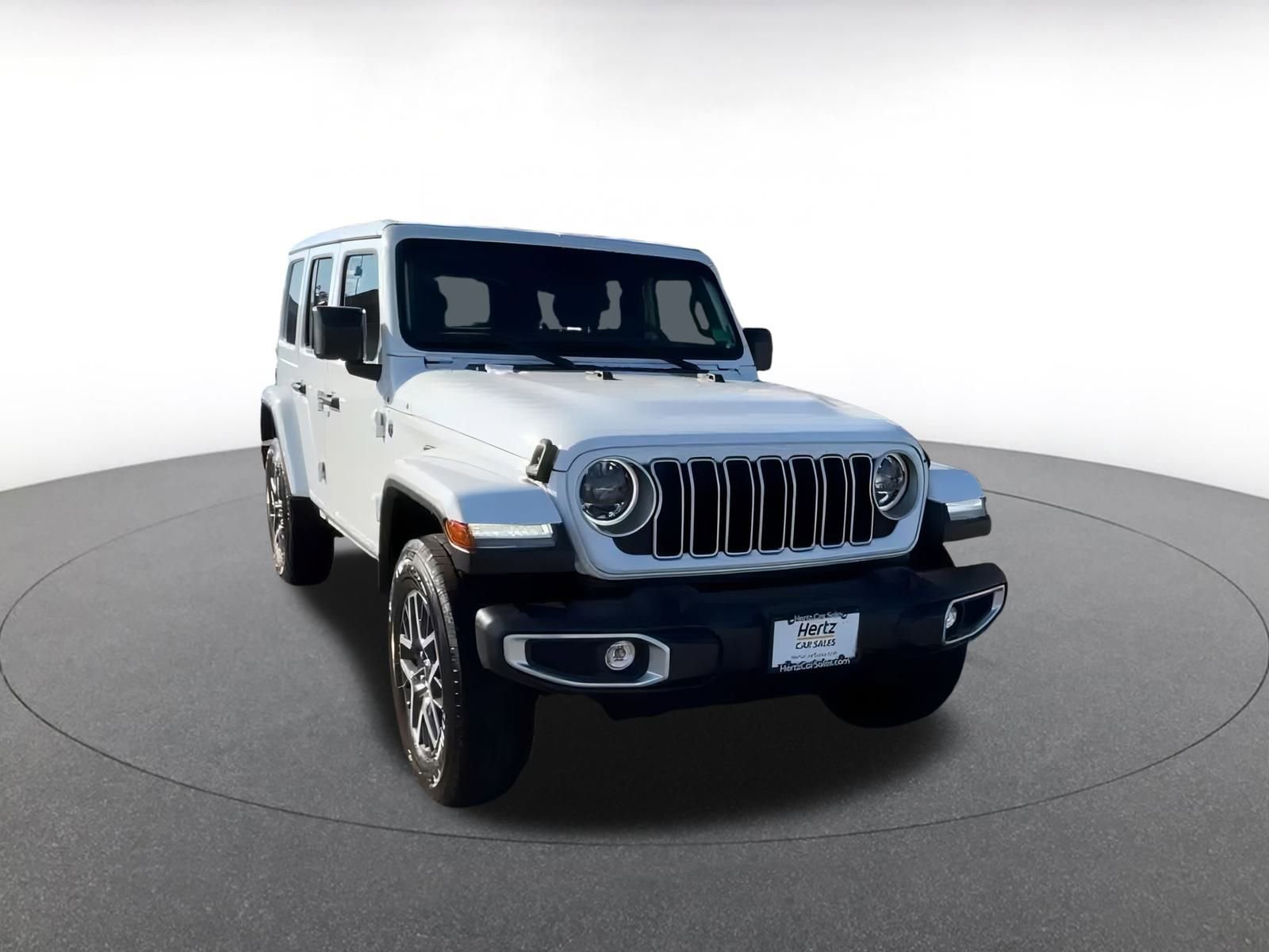 Used 2025 Jeep Wrangler Sahara image 3