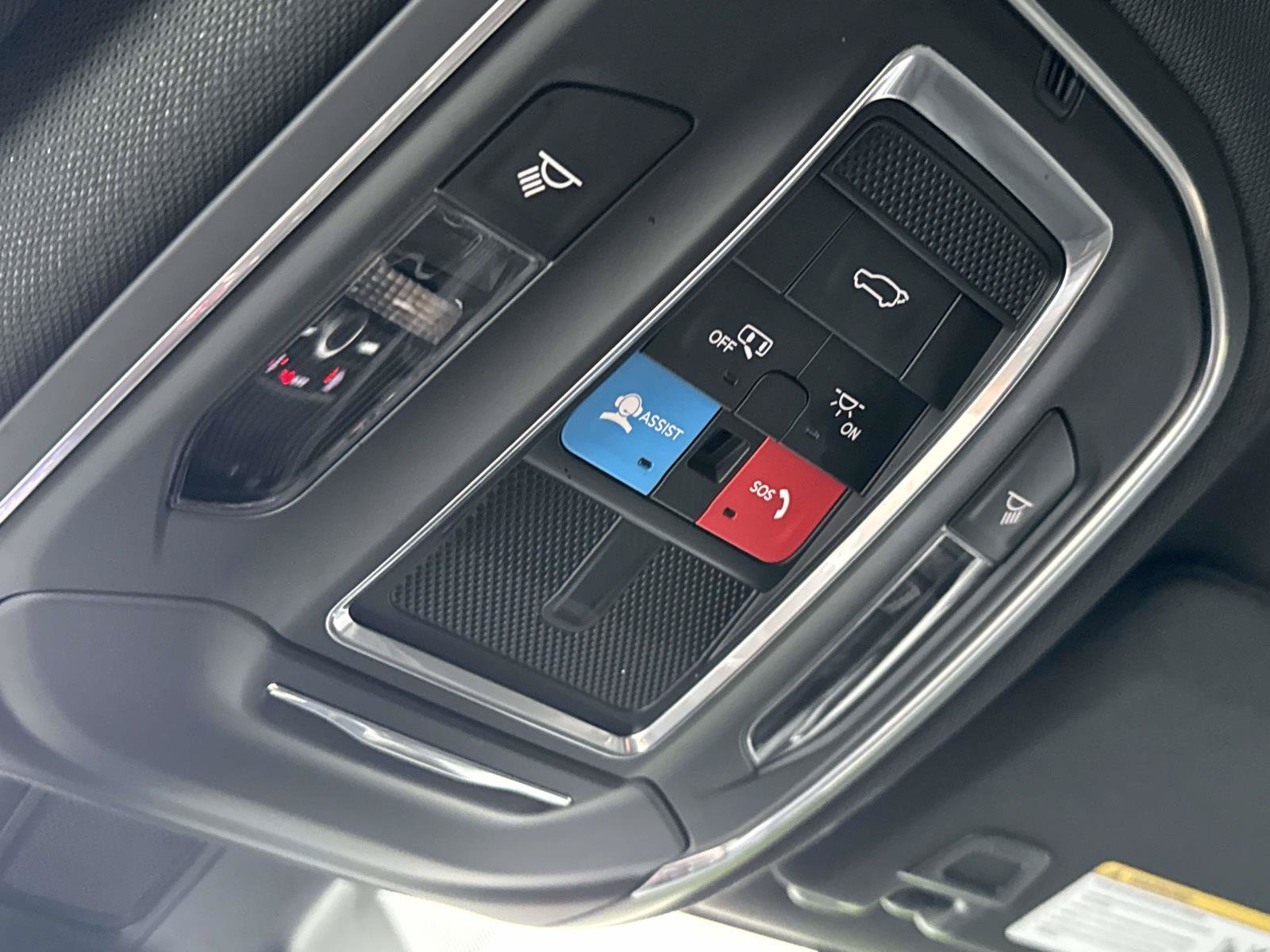 Used 2023 Jeep Grand Cherokee Trailhawk w/ Luxury Tech Group III AWD/4WD image 12