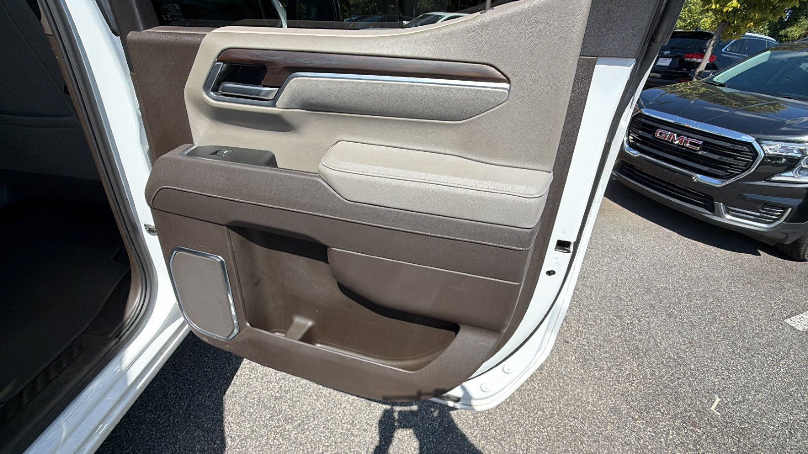 Used 2025 GMC Sierra 1500 SLT AWD/4WD image 20