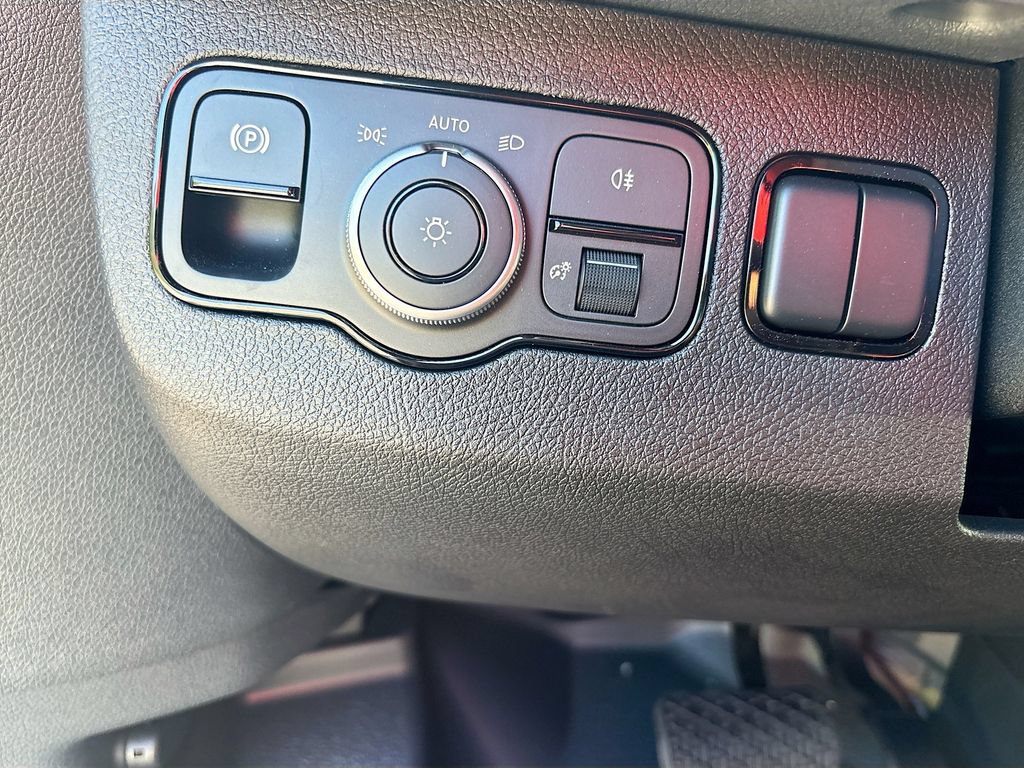 New 2025 Mercedes-Benz eSprinter 170 Cargo image 29