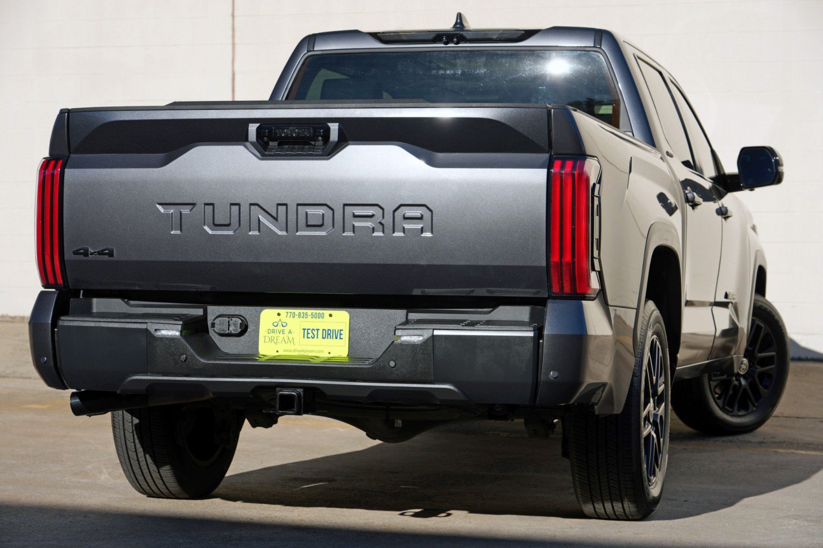 Used 2024 Toyota Tundra Limited AWD/4WD image 5