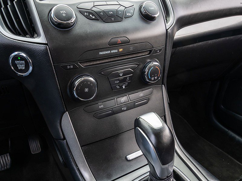 Used 2018 Ford Edge SE w/ Cargo Accessory Package image 23