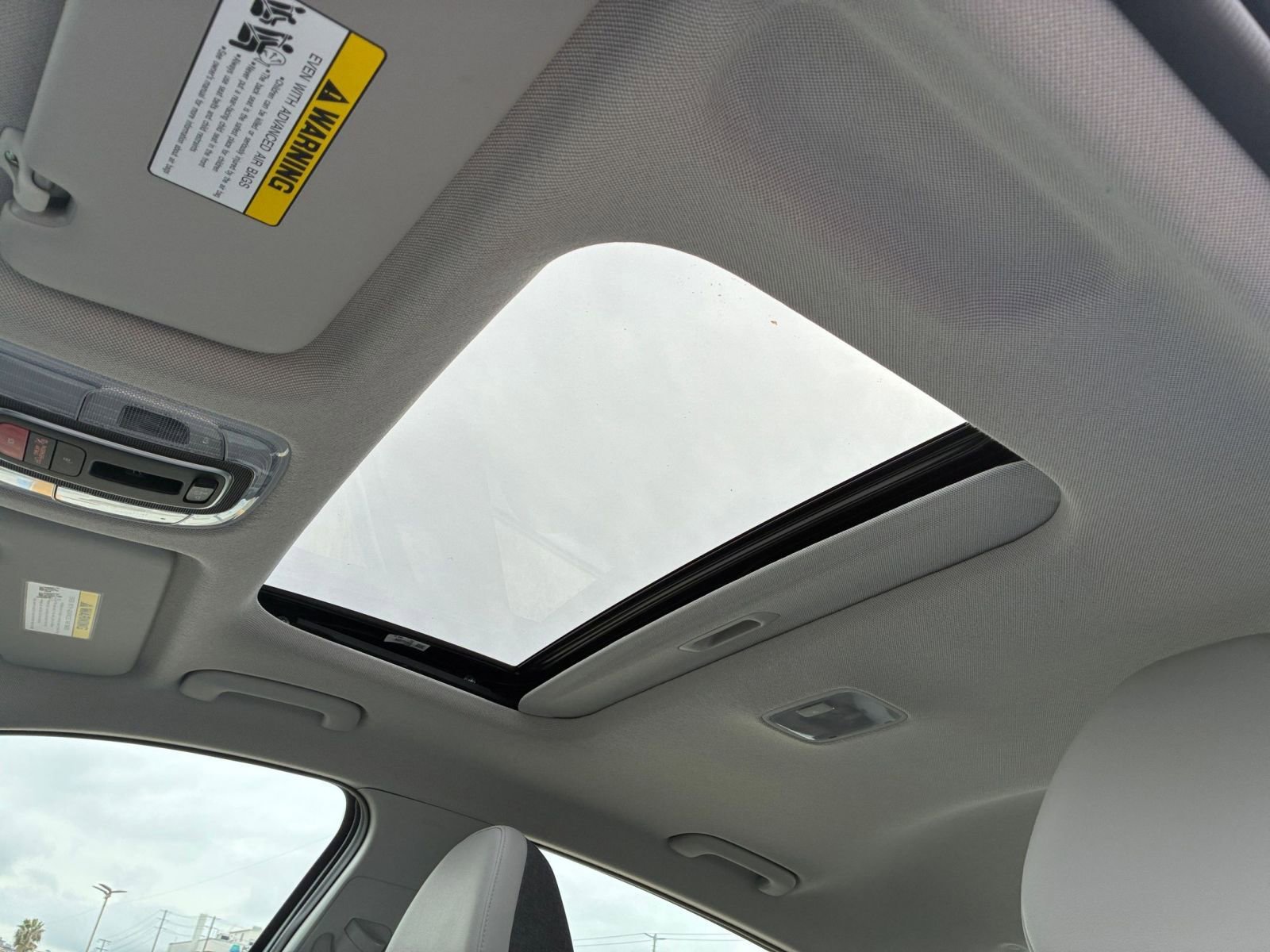 Used 2025 Hyundai Elantra Limited image 30