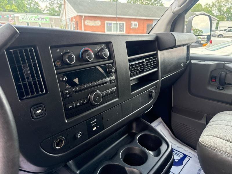 Used 2010 Chevrolet Express 3500 LT w/ LT Preferred Equipment Group RWD image 16