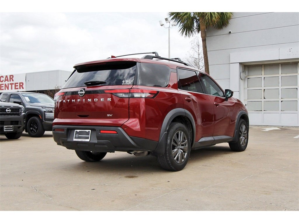 Used 2022 Nissan Pathfinder SV image 4