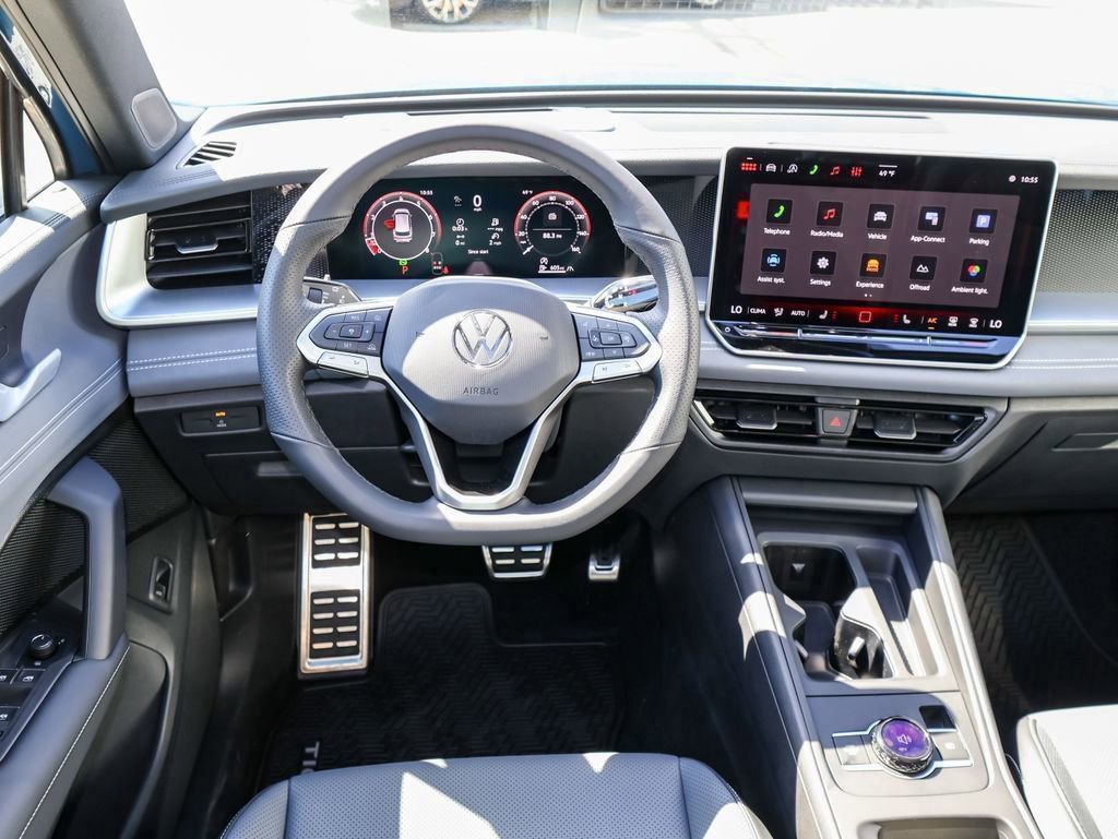 New 2026 Volkswagen Tiguan SE R-Line AWD/4WD image 18