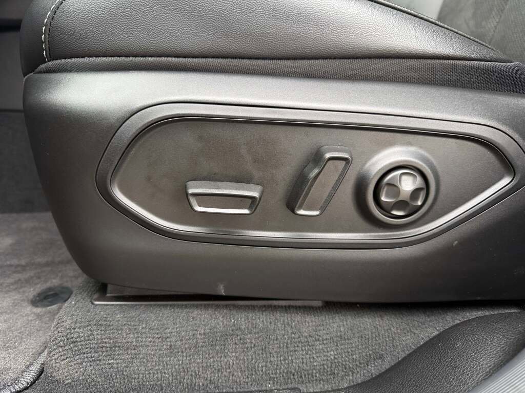 New 2026 Jeep Grand Cherokee Altitude image 28