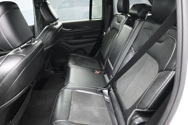 Used 2024 Jeep Grand Cherokee Altitude AWD/4WD image 22