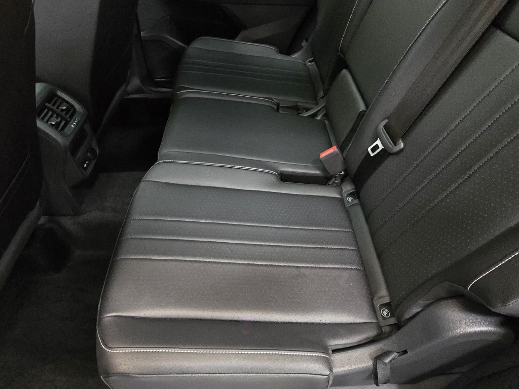Used 2024 Volkswagen Tiguan SE FWD image 29