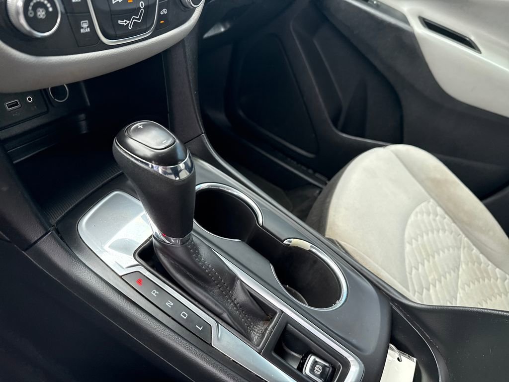 Used 2020 Chevrolet Equinox LS w/ LS Convenience Package FWD image 26