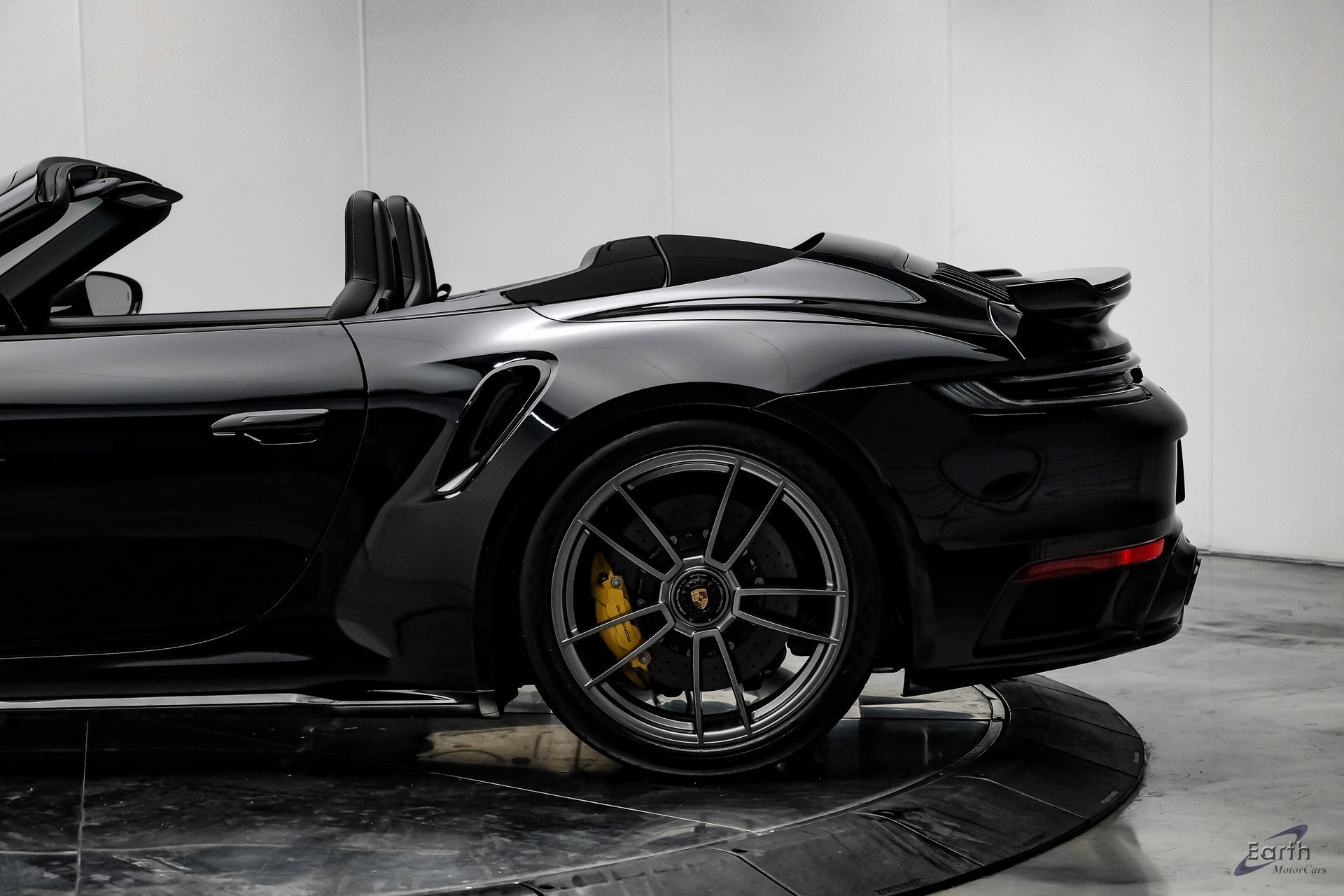 Used 2022 Porsche 911 Turbo S image 10