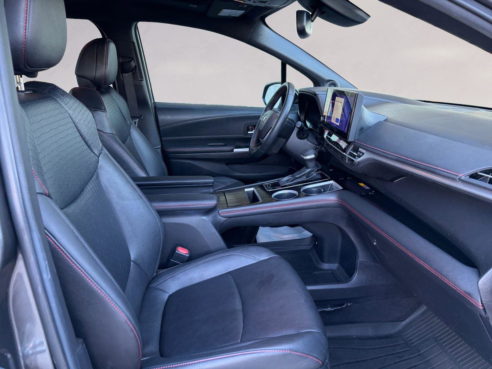 Used 2025 Toyota Sienna XSE w/ XSE Plus Package image 15