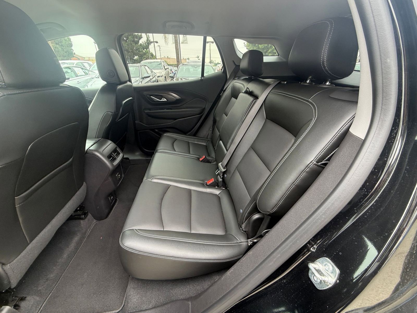 Used 2024 GMC Terrain SLT image 22