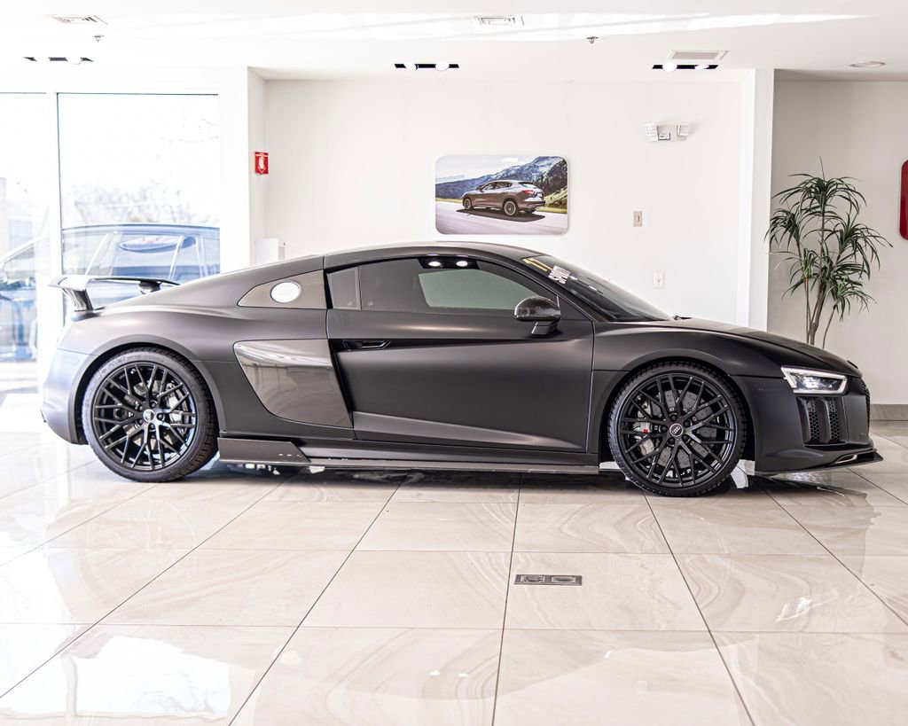 Used 2017 Audi R8 V10 plus image 9