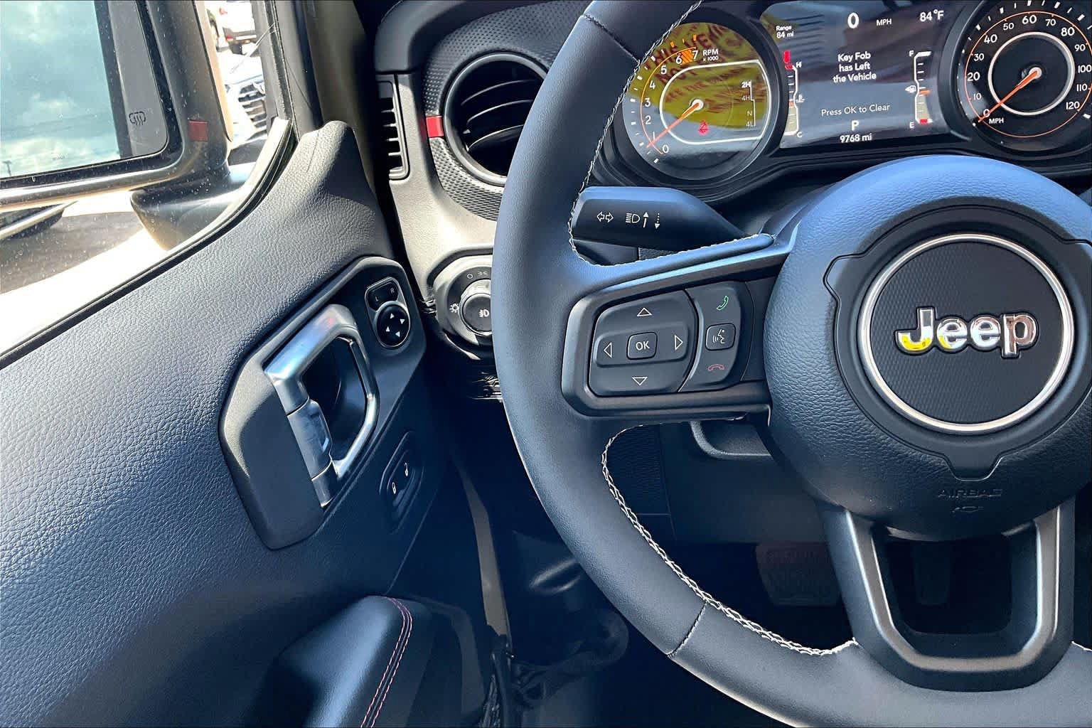 Used 2025 Jeep Wrangler Unlimited Rubicon w/ Convenience Group AWD/4WD image 24