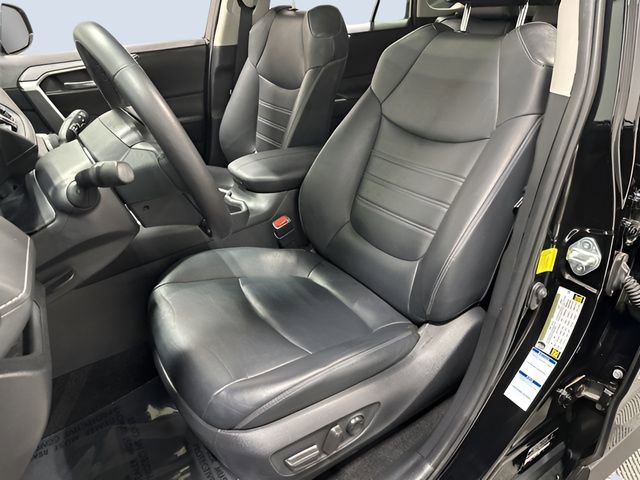 Used 2021 Toyota RAV4 XLE Premium image 29