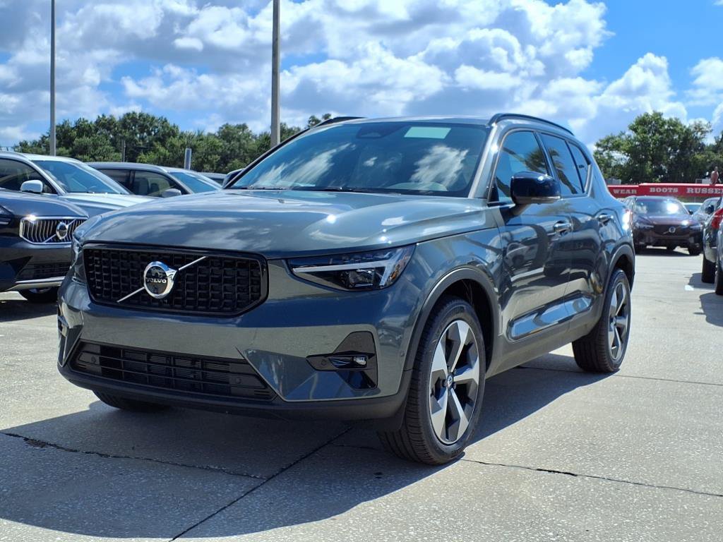 New 2026 Volvo XC40 B5 Plus w/ Protection Package Premier AWD/4WD image 3