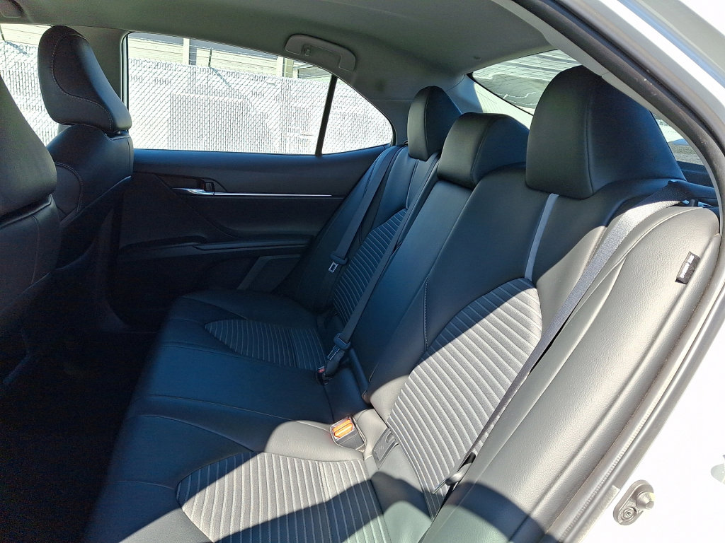 Used 2024 Toyota Camry SE image 20