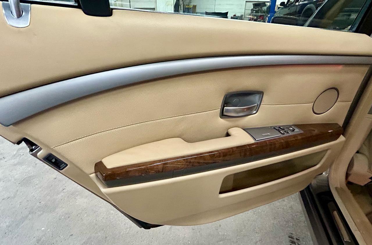 Used 2006 BMW 750Li RWD image 25