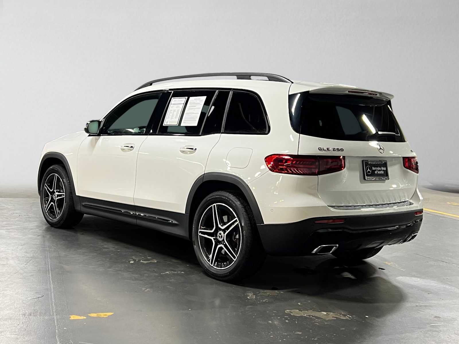 Used 2026 Mercedes-Benz GLB 250 4MATIC image 5