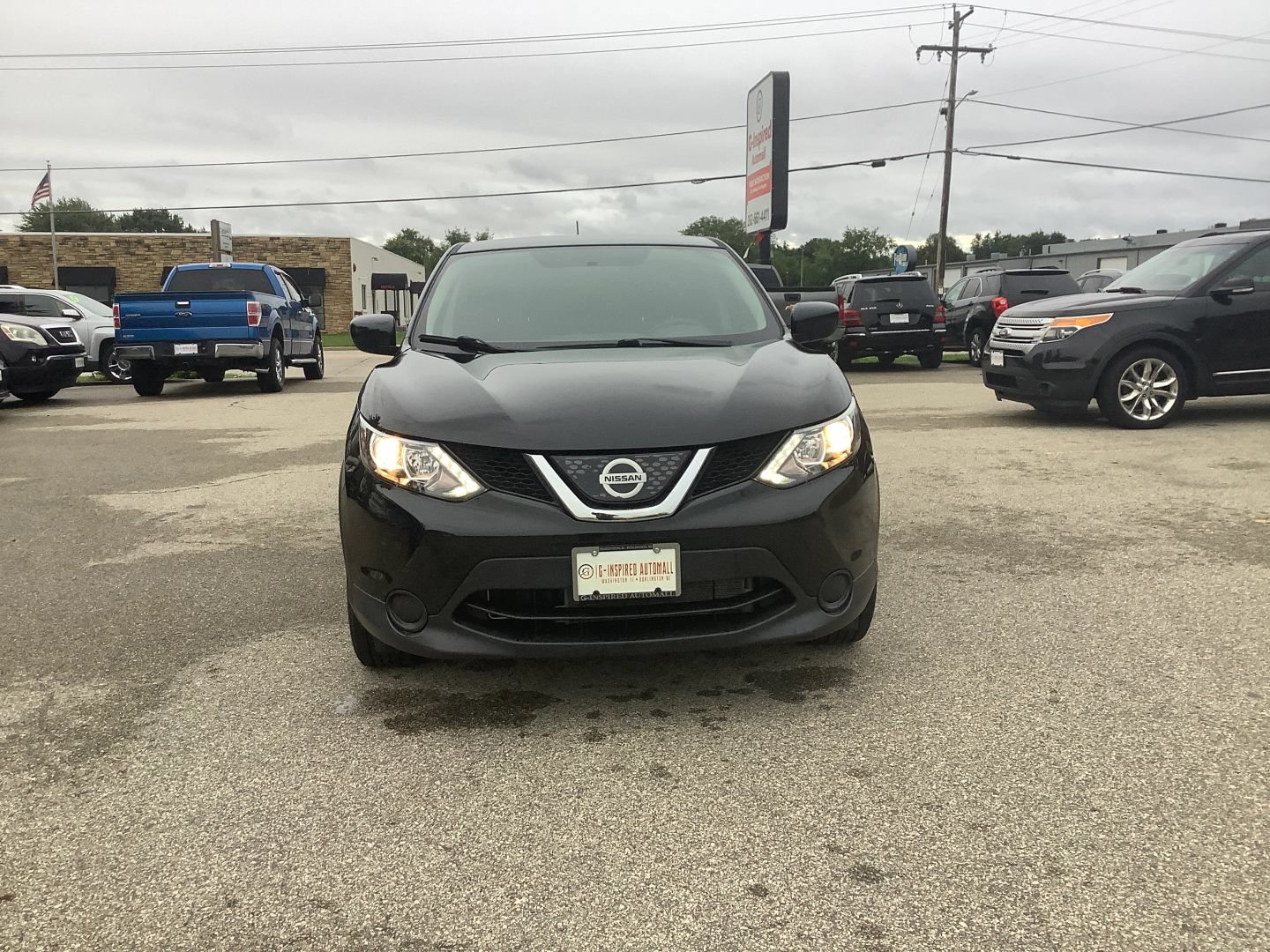 Used 2018 Nissan Rogue Sport S w/ S Appearance Package AWD/4WD image 3