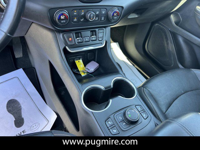 Used 2020 GMC Terrain SLT image 30