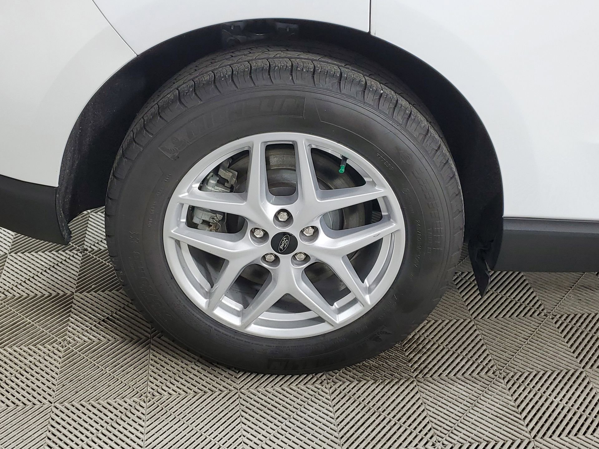 Used 2024 Ford Edge SEL AWD/4WD image 13