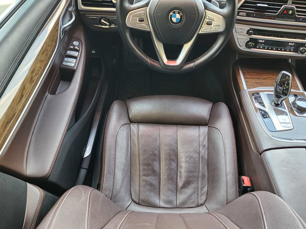Used 2017 BMW 740i RWD image 11