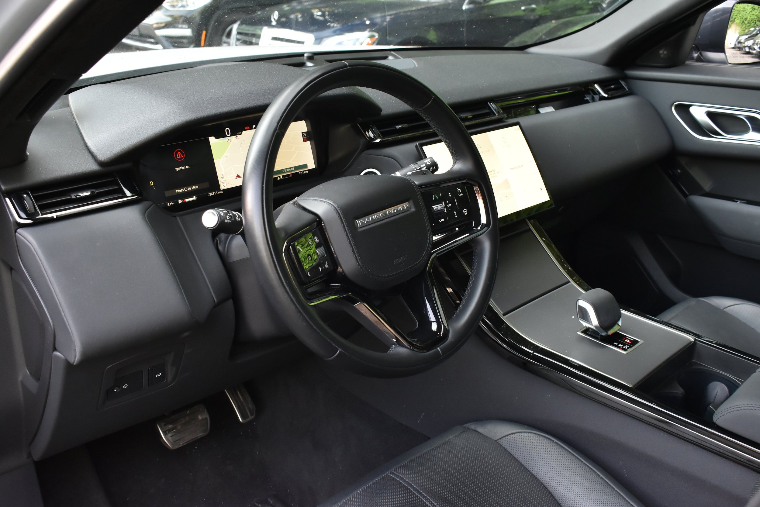 Used 2025 Land Rover Range Rover Velar Dynamic SE AWD/4WD image 16