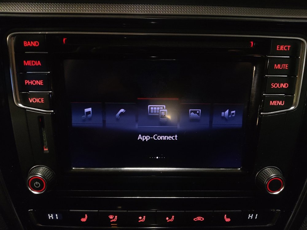 Used 2017 Volkswagen Passat 1.8T R-Line image 25