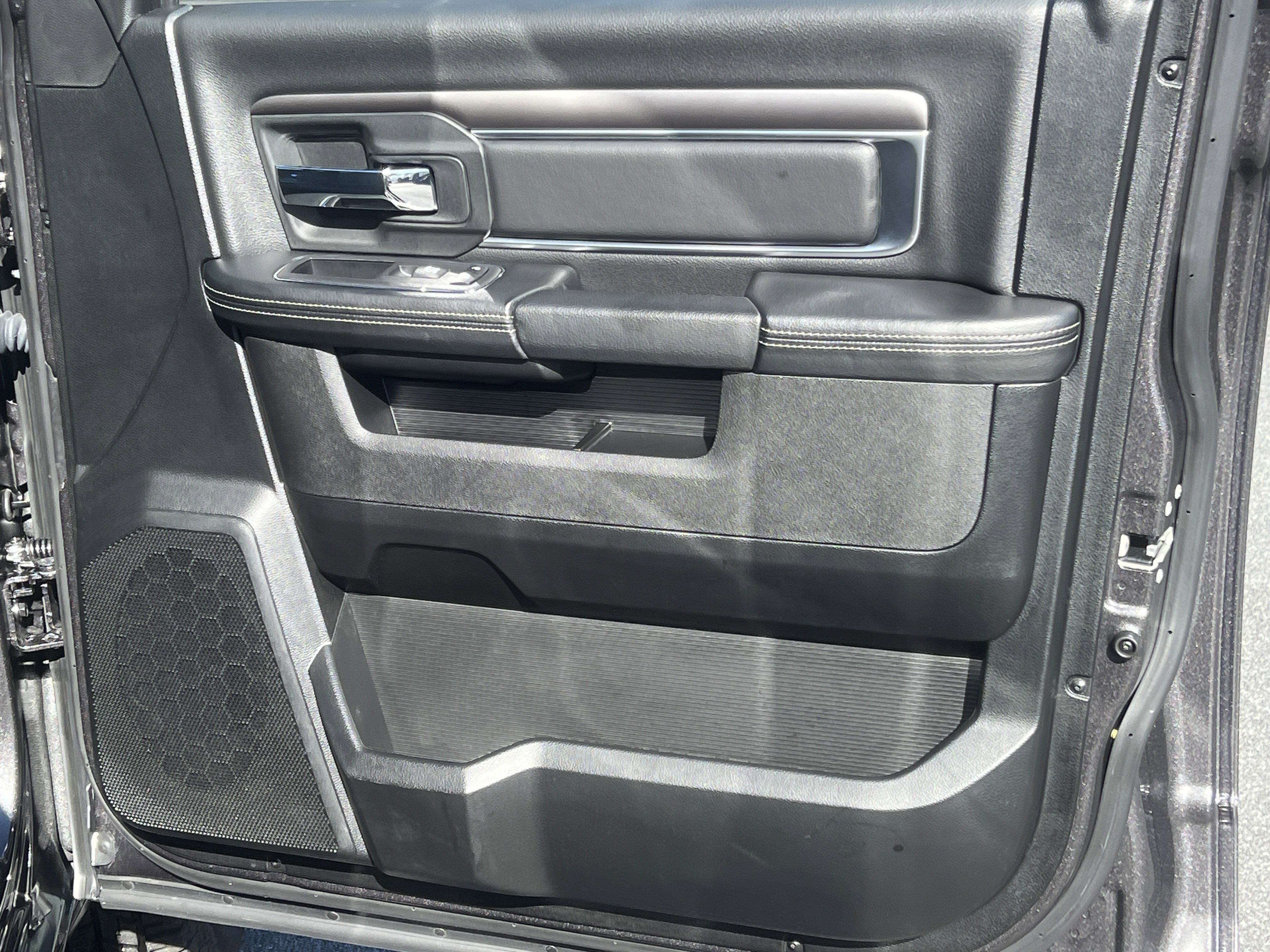 Used 2024 RAM 1500 Classic Warlock w/ Trailer & Traction Group AWD/4WD image 18