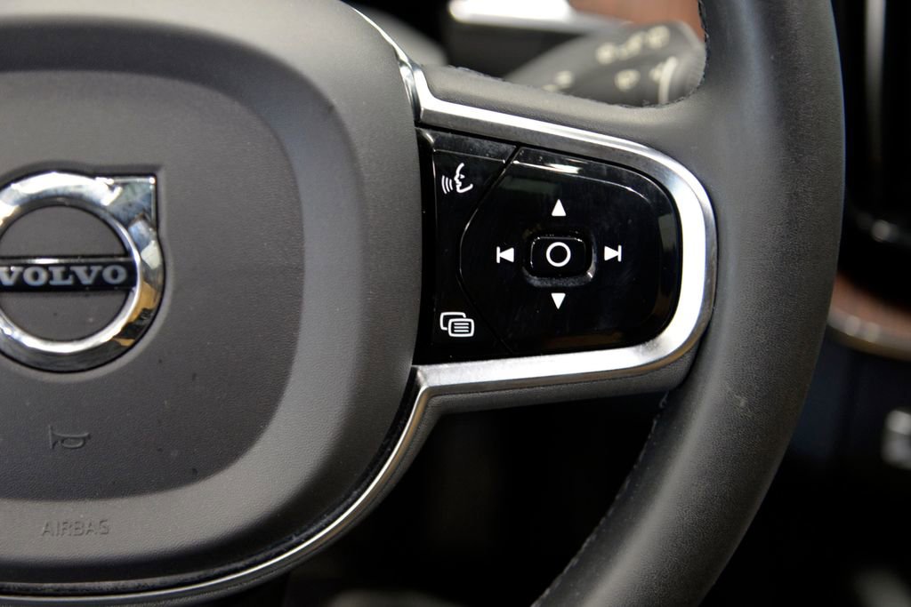Used 2023 Volvo XC60 T8 Ultimate w/ Protection Package Premier image 24