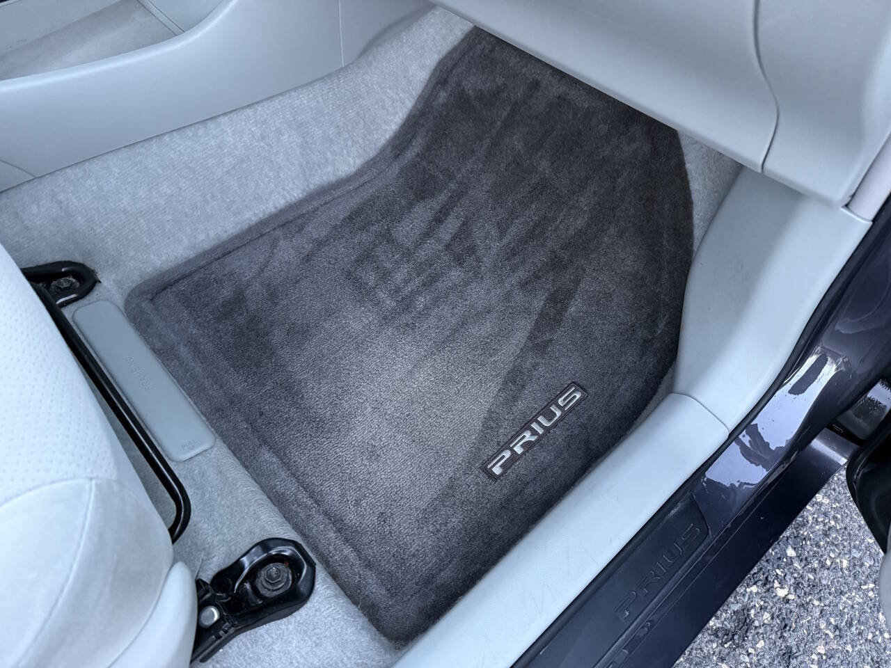 Used 2010 Toyota Prius Three FWD image 15