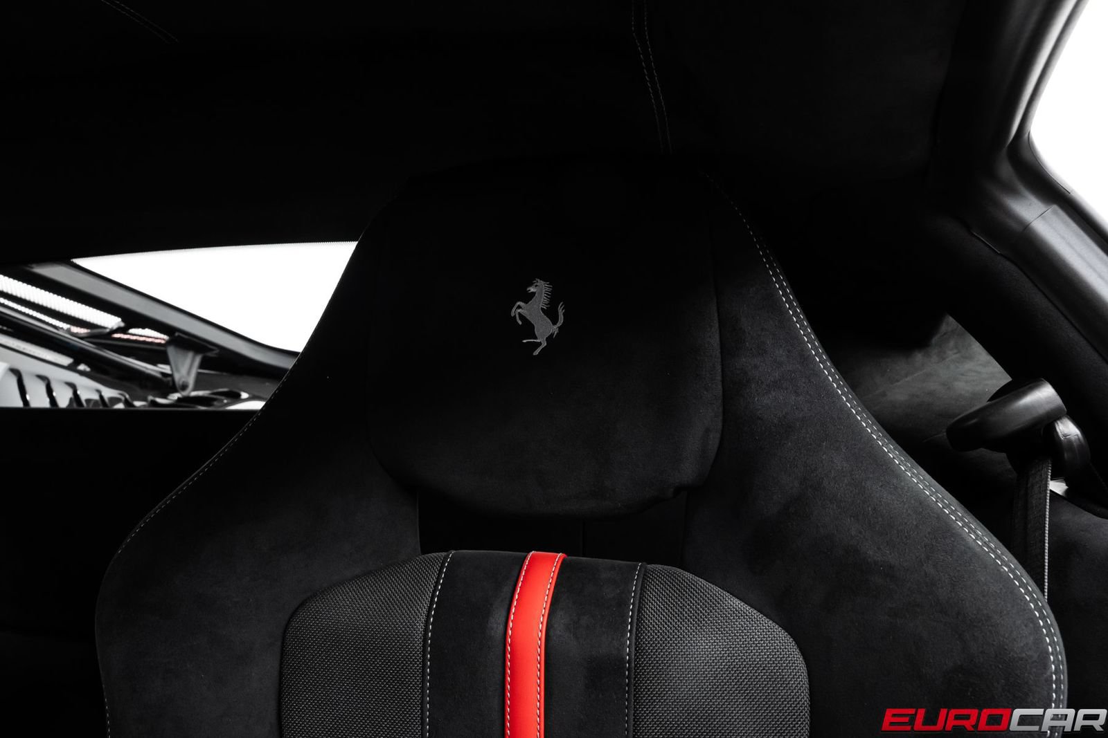 Used 2019 Ferrari 488 Pista Coupe RWD image 46