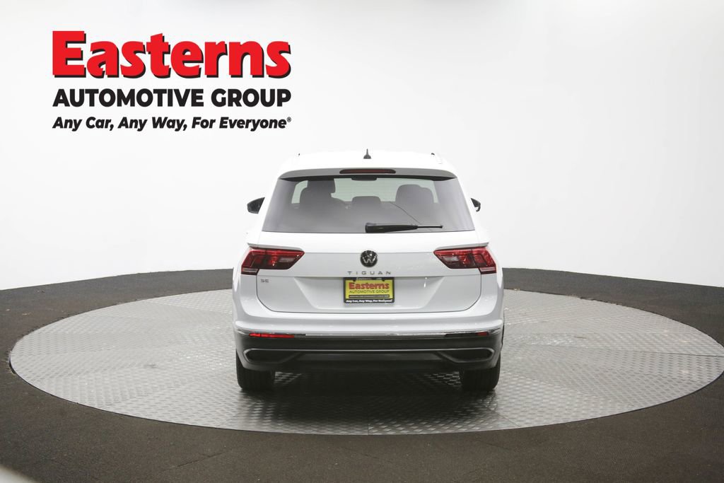 Used 2024 Volkswagen Tiguan SE image 37