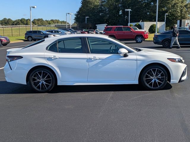 Certified 2024 Toyota Camry SE image 3