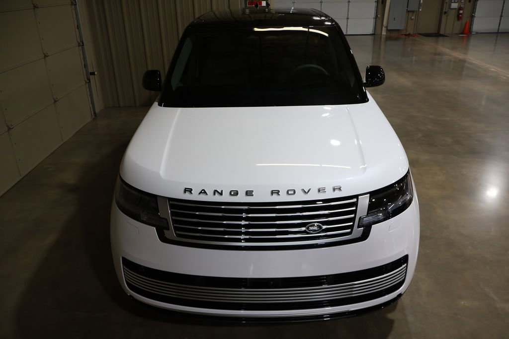 Used 2024 Land Rover Range Rover Long Wheelbase SE image 12