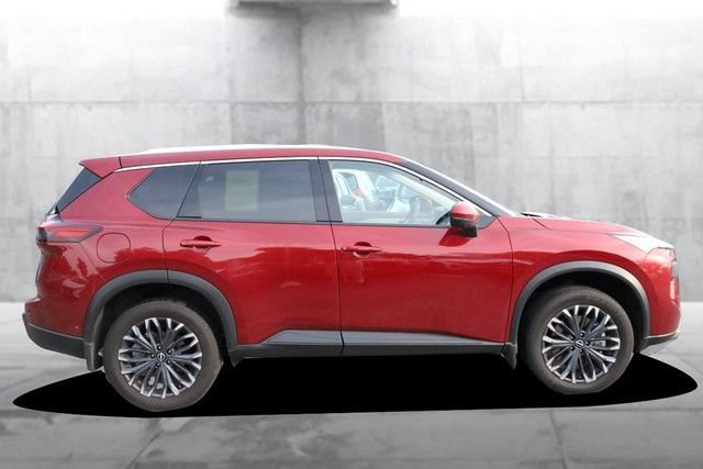 Certified 2025 Nissan Rogue SL w/ Tech Package AWD/4WD image 5