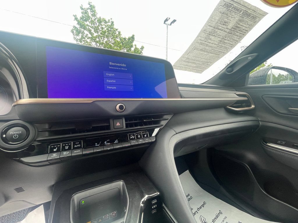 New 2025 Toyota Crown Signia w/ Advanced Technology Package AWD/4WD image 7