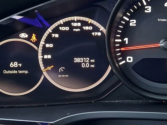 Certified 2023 Porsche Cayenne Platinum Edition image 26