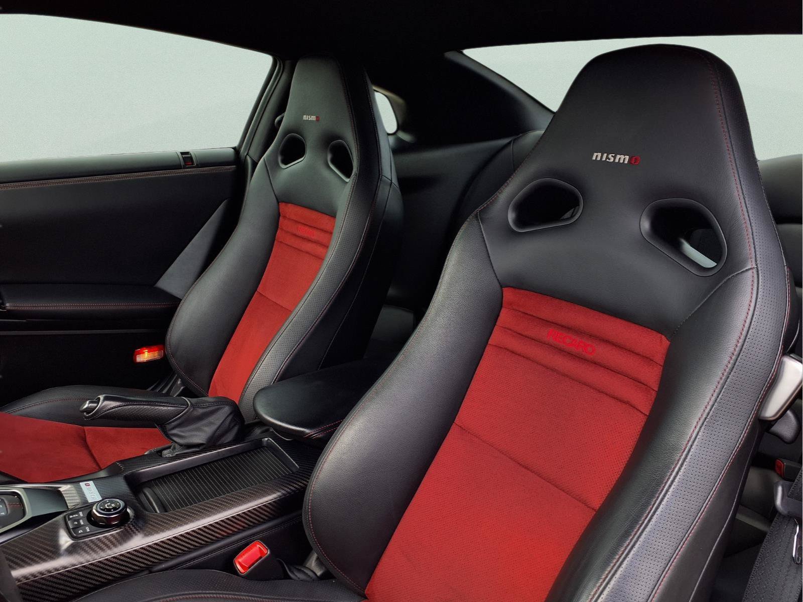 Used 2019 Nissan GT-R NISMO AWD/4WD image 17