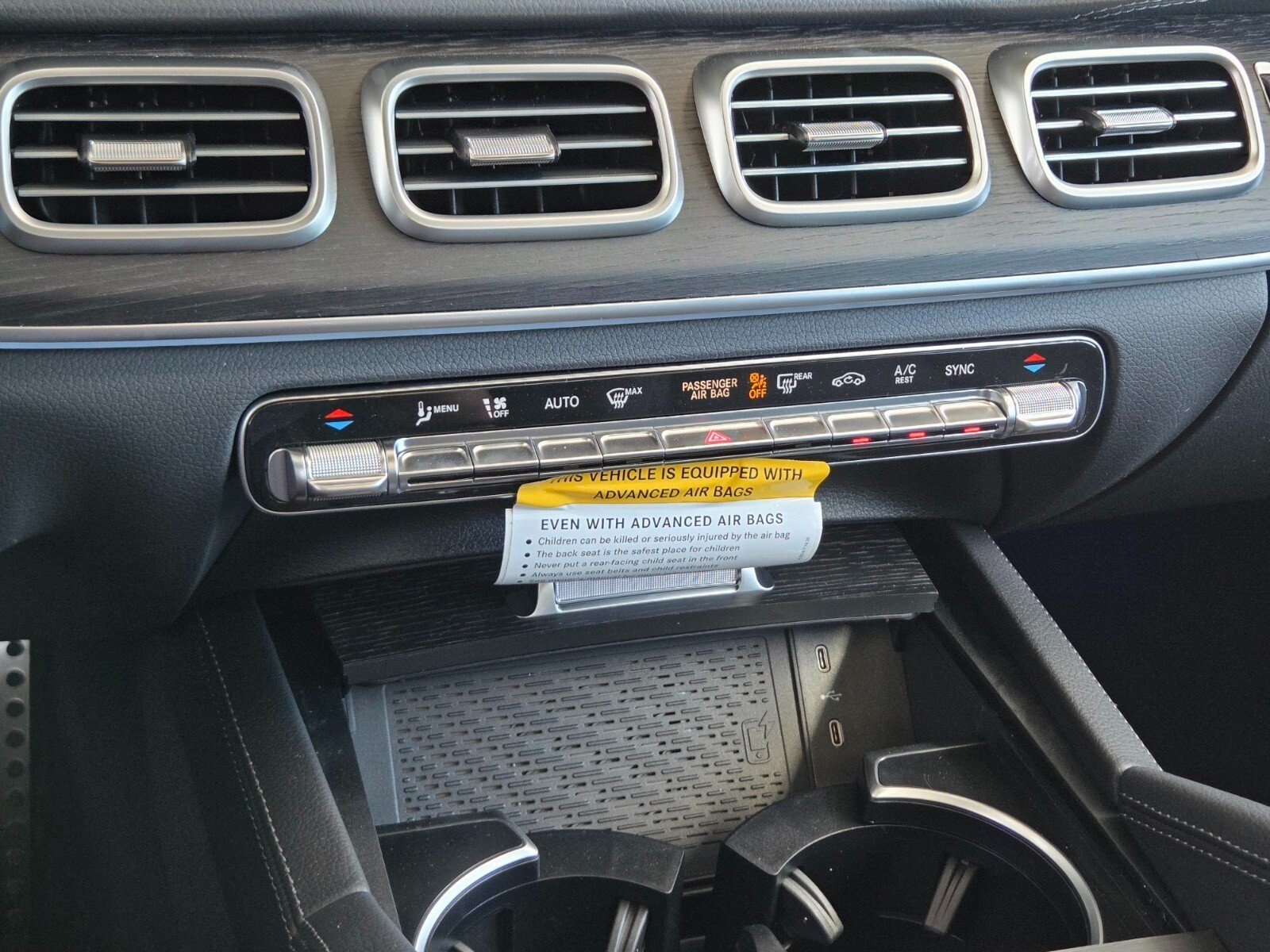 New 2026 Mercedes-Benz GLS 580 4MATIC image 25