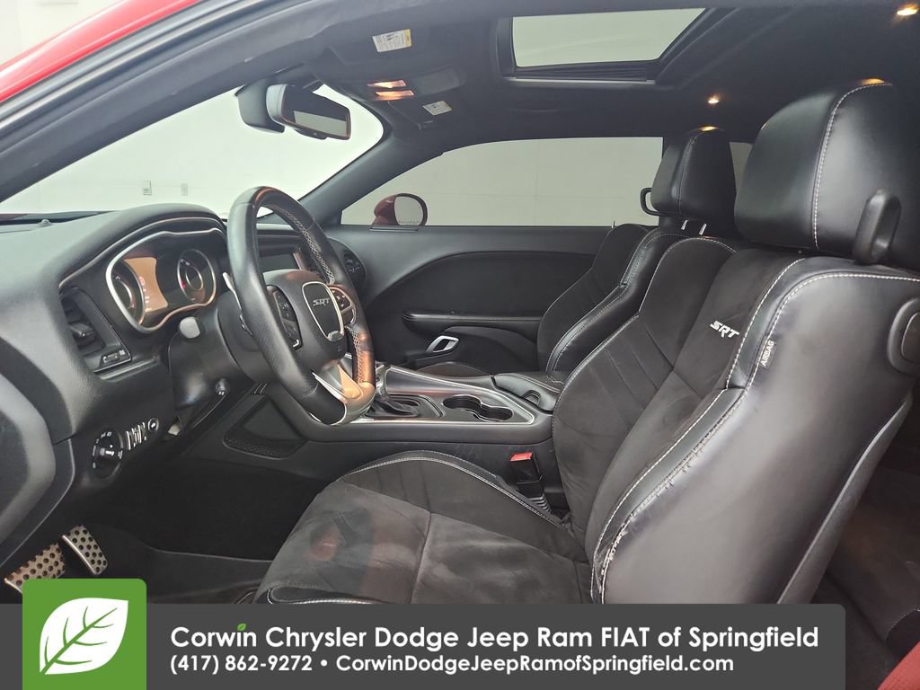 Used 2015 Dodge Challenger SRT RWD image 18
