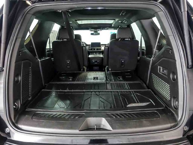 Used 2022 Chevrolet Tahoe LT w/ Luxury Package AWD/4WD image 33