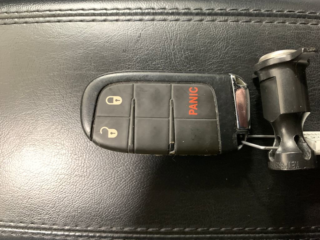 Used 2023 Jeep Compass Sport image 28