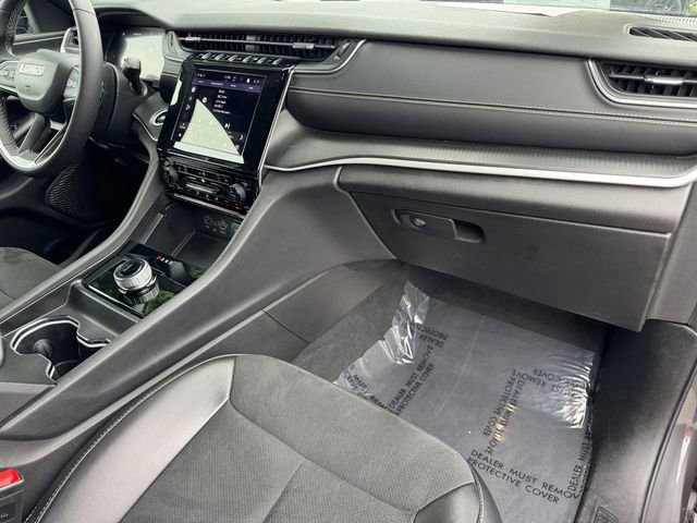 Used 2024 Jeep Grand Cherokee L Laredo image 6