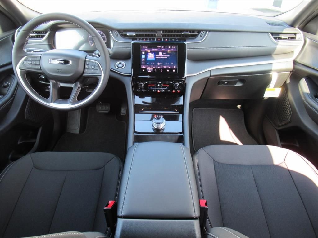 New 2025 Jeep Grand Cherokee L Laredo w/ Luxury Tech Group I image 12